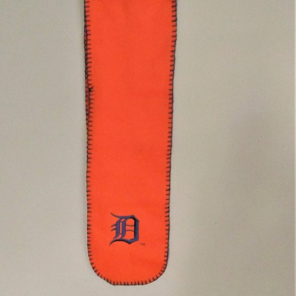 Detroit Tigers Scarf Promo Dunkin Doughnuts Fleece Embroidered MLB Baseball - Picture 2 of 4